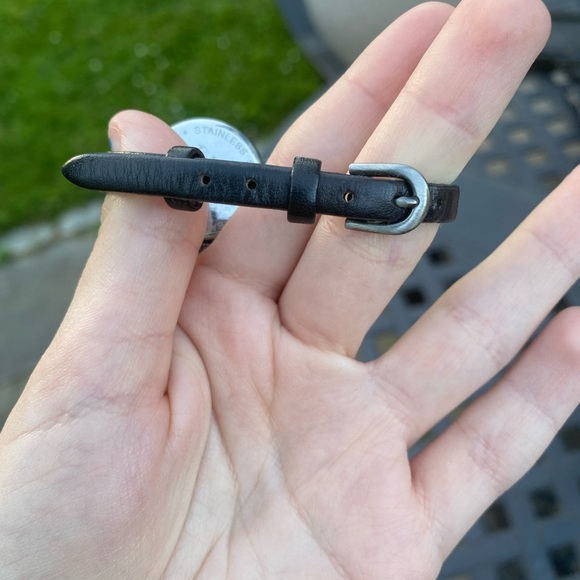 Small Leather Watch - Picture 5 of 10